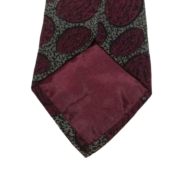 🔵BOGO FREE🔵 Vintage Necktie 100% Silk Made Handmade in Italy Medallion Tie - Picture 4 of 7